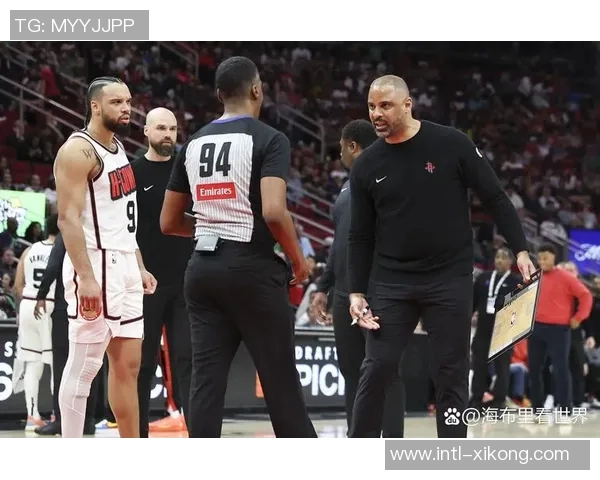 伊森分享狄龙建议称赞乌度卡严格执教风格带来的积极影响 伊森分享狄龙建议称赞乌度卡严格执教风格带来的积极影响