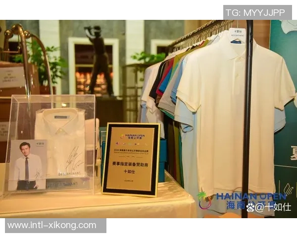 利桑德罗随队恢复有球训练预计10月底前重返赛场 利桑德罗随队恢复有球训练预计10月底前重返赛场