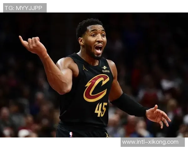 米切尔短暂出场表现平平18分钟内仅得7分助攻两次 米切尔短暂出场表现平平18分钟内仅得7分助攻两次