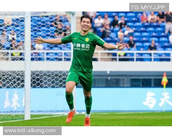 山东泰山半场落后云南玉昆侯永永头球破门克雷桑李源一错失良机