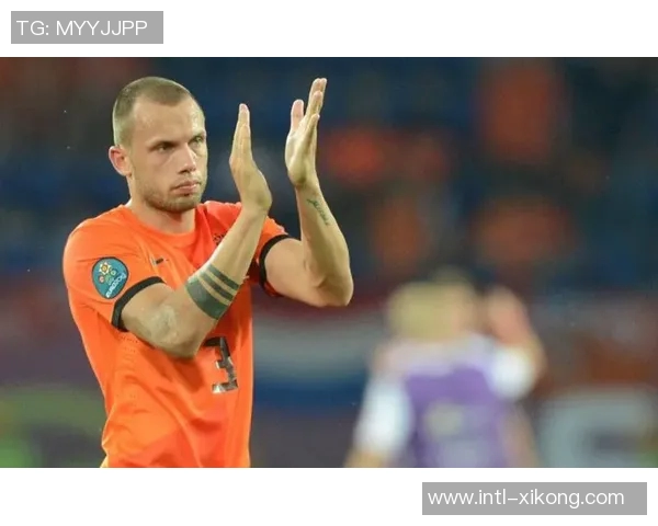 阿贾克斯总监支持海廷加称执教初期成绩并非唯一标准