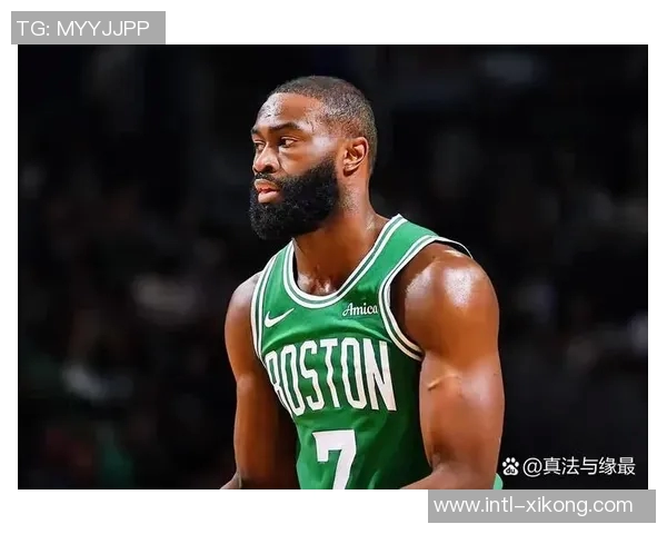 杰伦布朗首节低迷次节回暖上半场狂砍19分展现强大实力