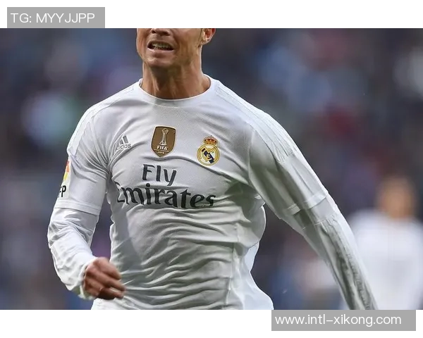 C罗国家队生涯首度染红引发热议球迷对裁判判罚意见不一