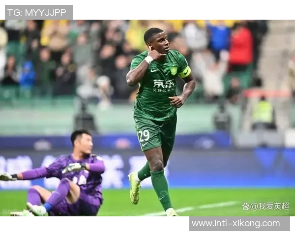 塞尔吉尼奥单刀破门助国安再度领先海牛比赛紧张激烈引人关注 塞尔吉尼奥单刀破门助国安再度领先海牛比赛紧张激烈引人关注