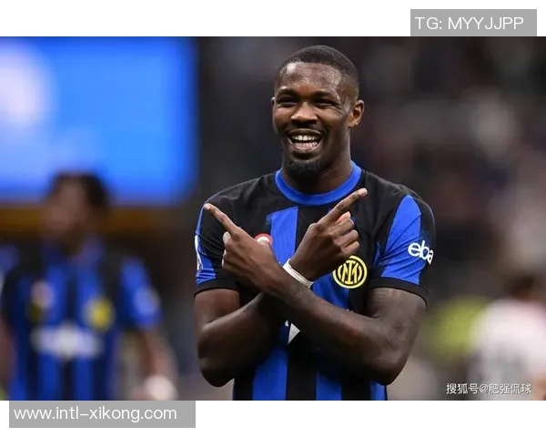 邓弗里斯期待早日回归国米赛场感谢球队如大家庭般的支持与关怀 邓弗里斯期待早日回归国米赛场感谢球队如大家庭般的支持与关怀