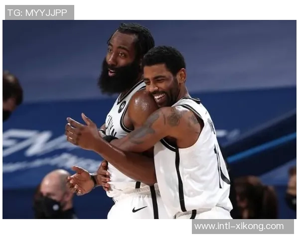 夺笋77与欧文携手送礼快船球迷调侃送走队友成常态